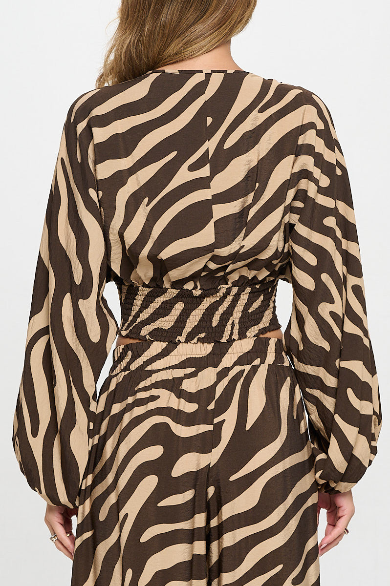 Print V neck Crop Top w Smock Detail