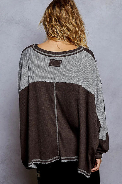 POL High-Low Hem Contrast Stitching V-Neck Top